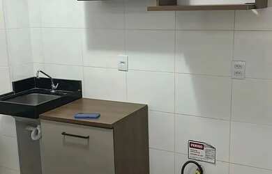 Imagem: O apartamento possui 2 Dormitórios, 1 Banheiro, 2 Vagas na