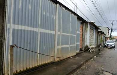 Imagem: O depósito possui 3 Vagas na garagem, 200m² de Área e está