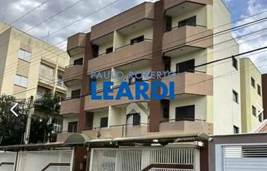 Imagem: O apartamento possui 2 Dormitórios, 1 Banheiro, 2 Vagas na