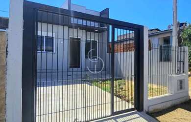 Imagem: A casa à venda possui 2 Dormitórios, 1 Banheiro, 1 Vaga na