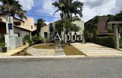 Imagem: A casa em condomínio possui 4 Dormitórios, 5 Banheiros, 4