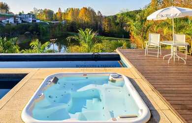 Imagem 6: Mansão de Luxo no Parque dos Manacás: 7 Suítes, Piscina Semiolímpica e Lago Privativo!