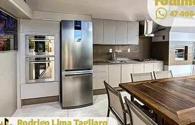 Imagem 7: Apartamento Diferenciado debruçado na orla de Balneário Camboriú, uma...