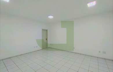 Imagem: O depósito possui 25m² de Área e está localizado em Centro