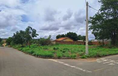 Imagem: O terreno possui 380m² de Área e está localizado em Jardim