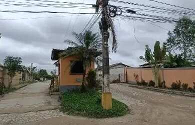 Imagem: A casa possui 2 Dormitórios, 1 Banheiro, 327m² de Área e