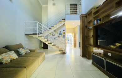 Imagem: A casa em condomínio possui 3 Dormitórios, 5 Banheiros, 4