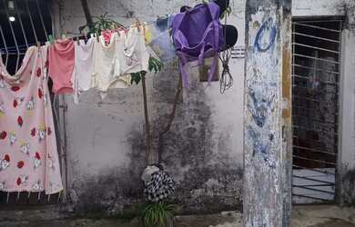 Imagem: A casa possui 3 Dormitórios, 2 Banheiros e está localizado