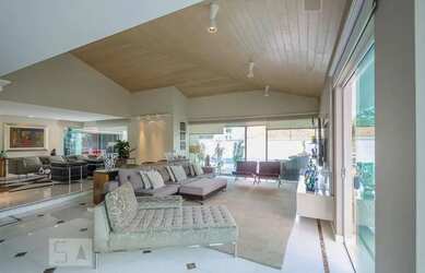 Imagem: A casa em condomínio possui 5 Dormitórios, 5 Banheiros, 5