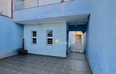 Imagem: A casa possui 2 Dormitórios, 2 Banheiros, 2 Vagas na garagem