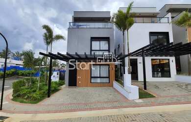 Imagem: A casa em condomínio possui 3 Dormitórios, 5 Banheiros, 2