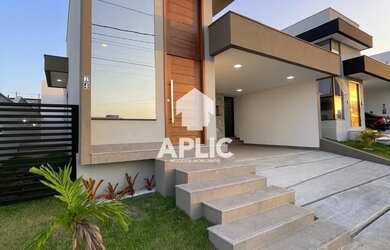 Imagem: A casa em condomínio à venda possui 3 Dormitórios, 3 Banheiros