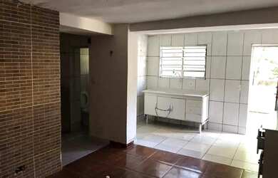 Imagem: A casa possui 4 Dormitórios, 4 Banheiros, 2 Vagas na garagem