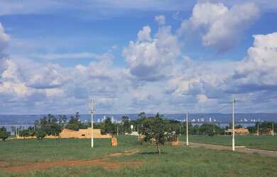 Imagem: O terreno possui 300m² de Área e está localizado em Luzimangues