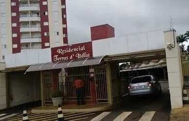 Imagem: O apartamento possui 3 Dormitórios, 1 Banheiro, 2 Vagas na