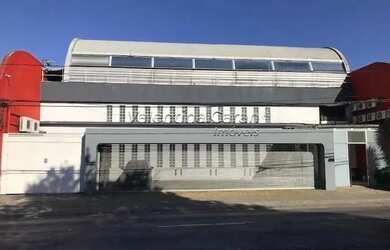 Imagem: O depósito para alugar possui 5 Vagas na garagem, 1000m² de