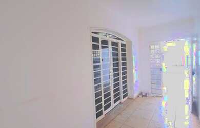 Imagem: O depósito possui 1 Vaga na garagem, 150m² de Área e está