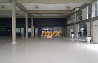 Imagem: O depósito possui 4 Vagas na garagem e 1300m² de Área e está