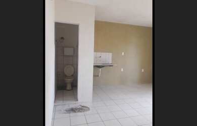 Imagem: A kitnet possui 1 Dormitório, 1 Banheiro, 1 Vaga na garagem