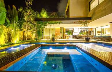 Imagem: A casa em condomínio possui 4 Dormitórios, 5 Banheiros, 2