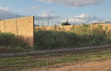 Imagem: O terreno possui 450m² de Área e está localizado em Guarabira