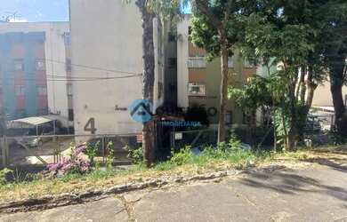 Imagem: O apartamento possui 3 Dormitórios, 1 Banheiro, 2 Vagas na