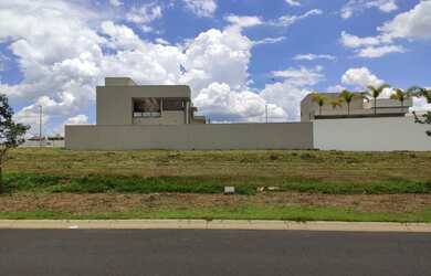 Imagem: O terreno possui 467m² de Área e está localizado em Nova