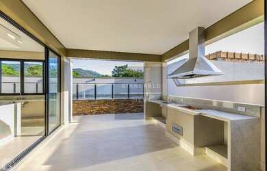 Imagem: A casa em condomínio possui 3 Dormitórios, 4 Banheiros, 2