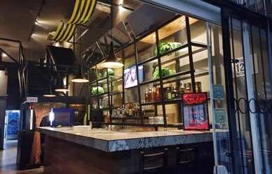 Imagem: O depósito possui 5 Vagas na garagem e está localizado em