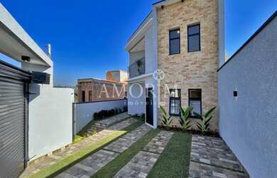 Imagem: A casa em condomínio possui 4 Dormitórios, 3 Banheiros, 2