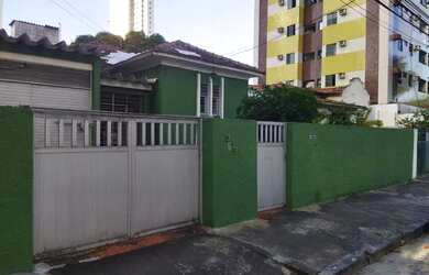 Imagem: A casa possui 5 Dormitórios, 4 Banheiros, 3 Vagas na garagem