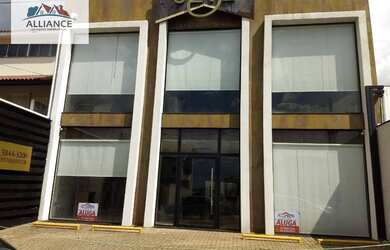 Imagem: O depósito possui 3 Vagas na garagem, 370m² de Área e está