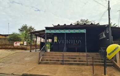 Imagem: A casa possui 3 Dormitórios, 1 Banheiro, 310m² de Área e