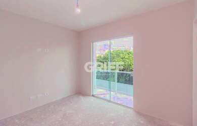 Imagem: A casa possui 3 Dormitórios, 4 Banheiros, 2 Vagas na garagem