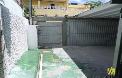 Imagem: A casa possui 3 Dormitórios, 2 Banheiros, 4 Vagas na garagem