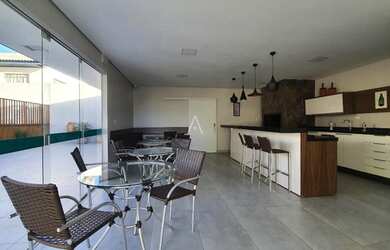 Imagem: O apartamento possui 3 Dormitórios, 2 Banheiros, 2 Vagas na