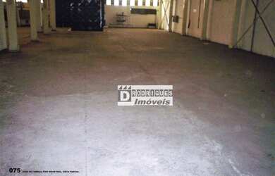 Imagem: O depósito possui 1800m² de Área e está localizado em Vila