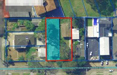 Imagem: O terreno possui 1102m² de Área e Imóvel novo e está localizado