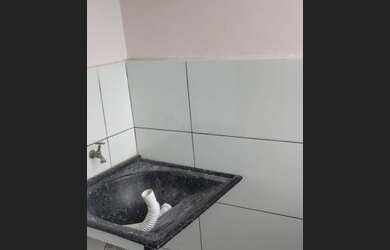 Imagem 3: Aluga-se está casa. 1 Banheiroe1 Dormitório