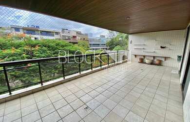 Imagem: O apartamento possui 3 Dormitórios, 3 Banheiros, 2 Vagas na