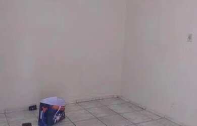 Imagem: A casa possui 1 Dormitório, 1 Banheiro, 35m² de Área e está