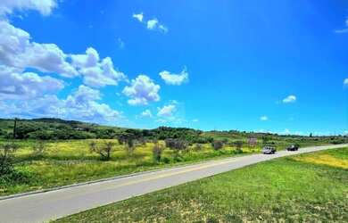 Imagem: O terreno possui 56.000m² de Área e está localizado em Estância