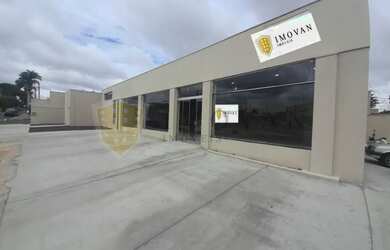 Imagem: O depósito possui 5 Vagas na garagem, 267m² de Área e está