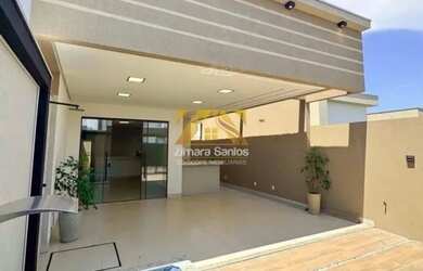 Imagem: A casa possui 3 Dormitórios, 3 Banheiros, 2 Vagas na garagem