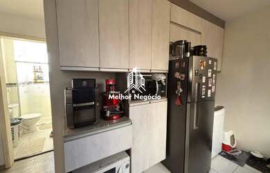 Imagem: O apartamento possui 2 Dormitórios, 1 Banheiro, 1 Vaga na garagem