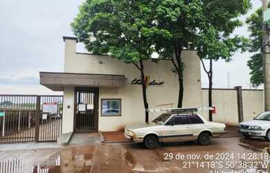 Imagem: O apartamento possui 2 Dormitórios, 2 Banheiros, 2 Vagas na