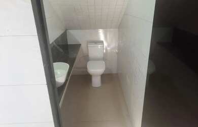 Imagem: A casa possui 2 Dormitórios, 2 Banheiros, 3 Vagas na garagem