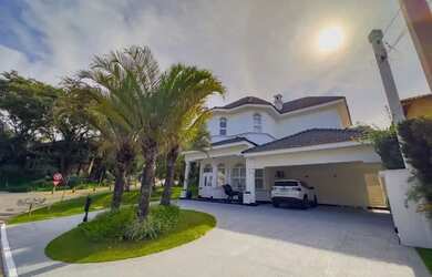 Imagem: A casa em condomínio possui 4 Dormitórios, 5 Banheiros, 4