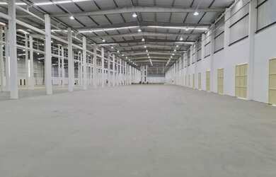 Imagem: O depósito possui 5 Vagas na garagem, 1.000m² de Área, Imóvel