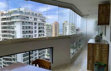 Imagem 3: Apartamento para venda no condomínio Varandas do Mar na Barra com 124...